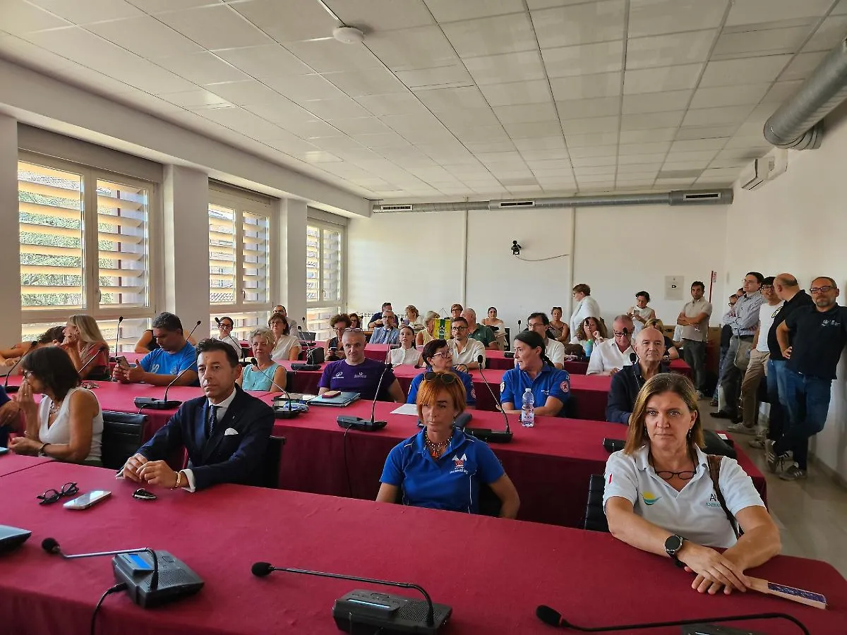 Copertina: Bobcats alla presentazione del nuovo catalogo SEL di Asti: oltre cento progetti per crescere insieme
